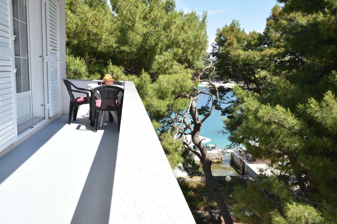 Apartments Brico Примоштен Екстер'єр фото